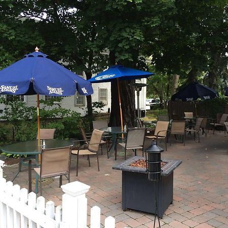 Hunters Grille And Tap At The Grafton Inn Exterior foto